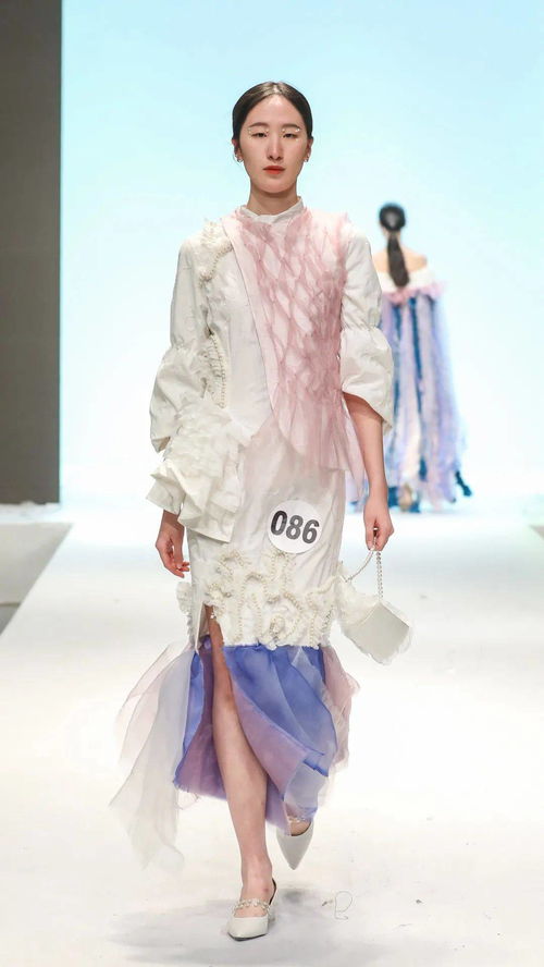 畢業(yè)秀場上的點(diǎn)睛之筆 東華大學(xué)17級服裝設(shè)計(jì)專業(yè)畢業(yè)設(shè)計(jì)秀鞋帽篇